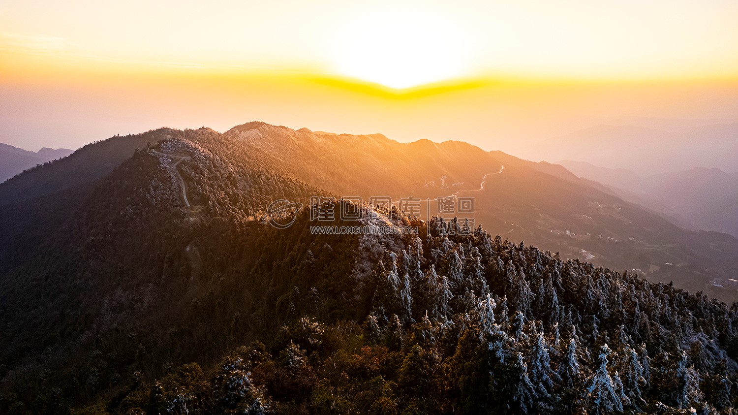 隆回大东山山脊雪景