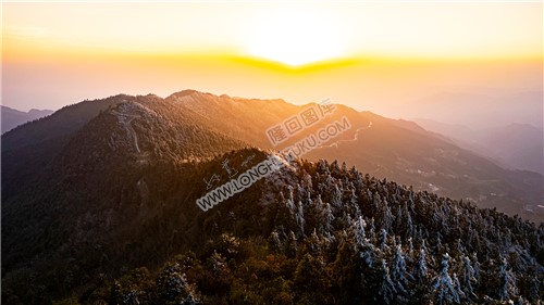 隆回大东山山脊雪景