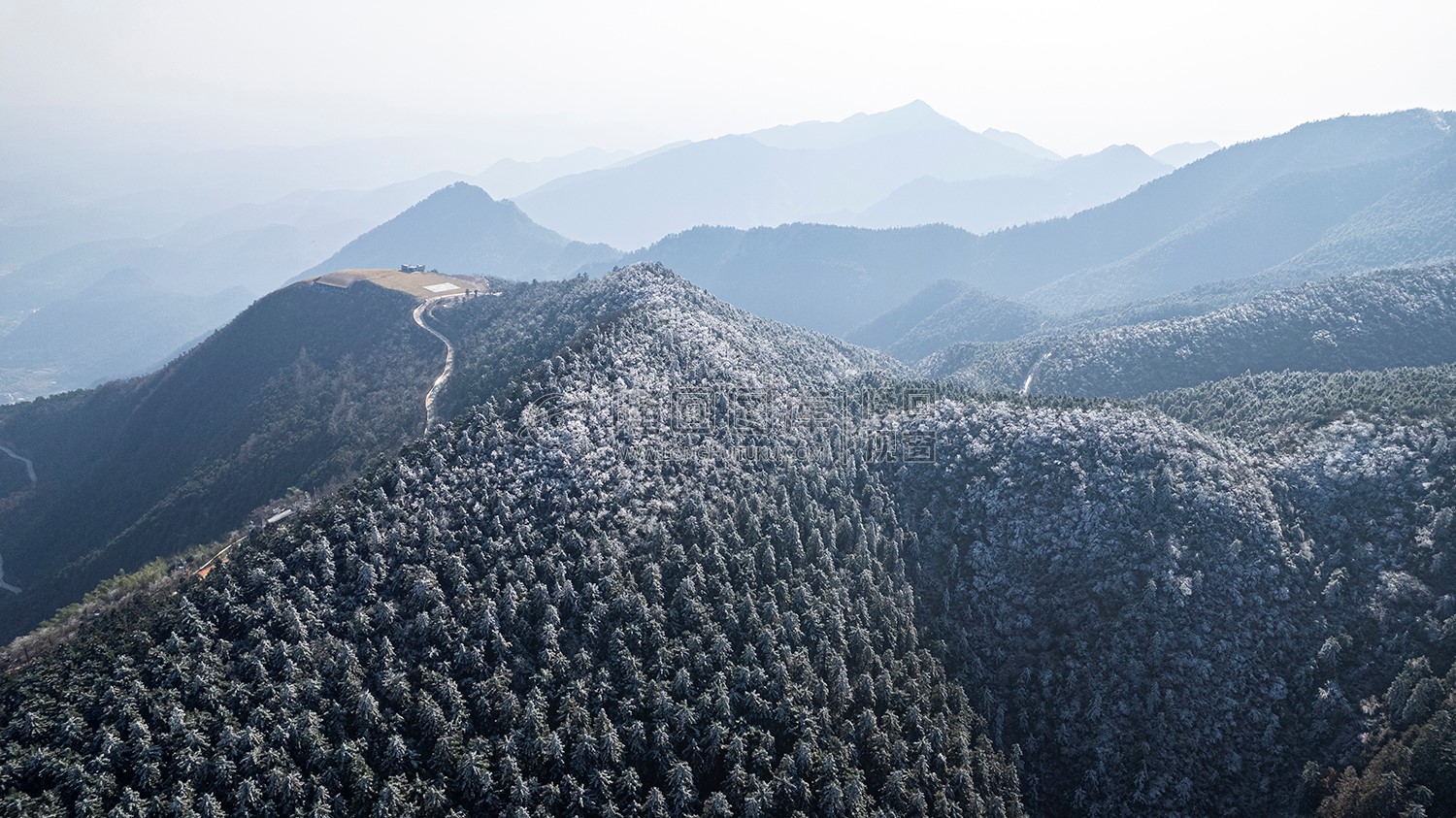 隆回大东山冬日雾凇，山脊雪景