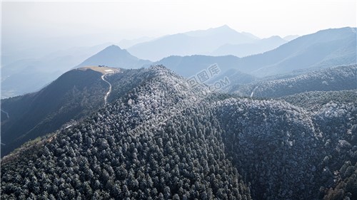 隆回大东山冬日雾凇，山脊雪景
