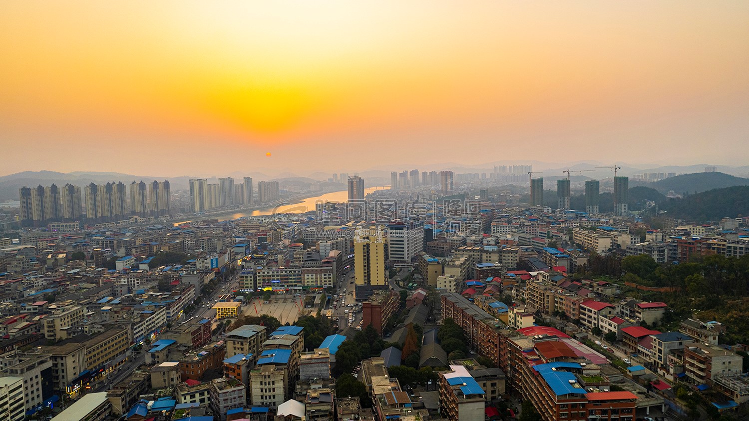 隆回县委方向看落日