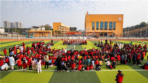 隆回芙蓉学校学生们在朗读