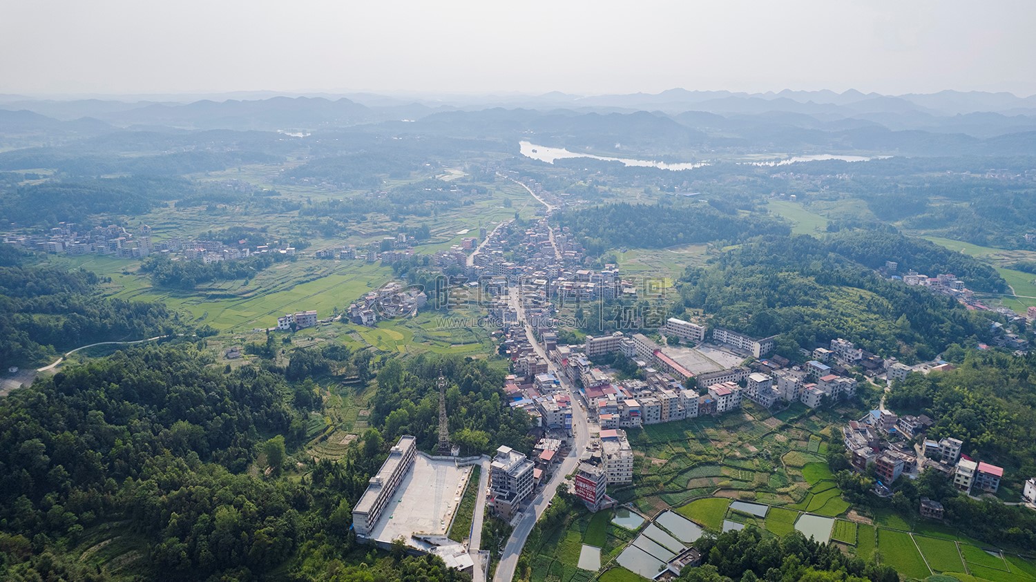 长铺主街道航拍