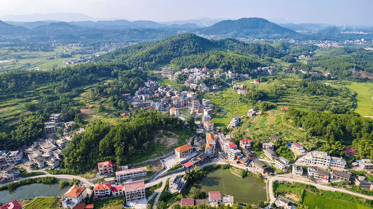 青源村，元冲村与青山村合并而成