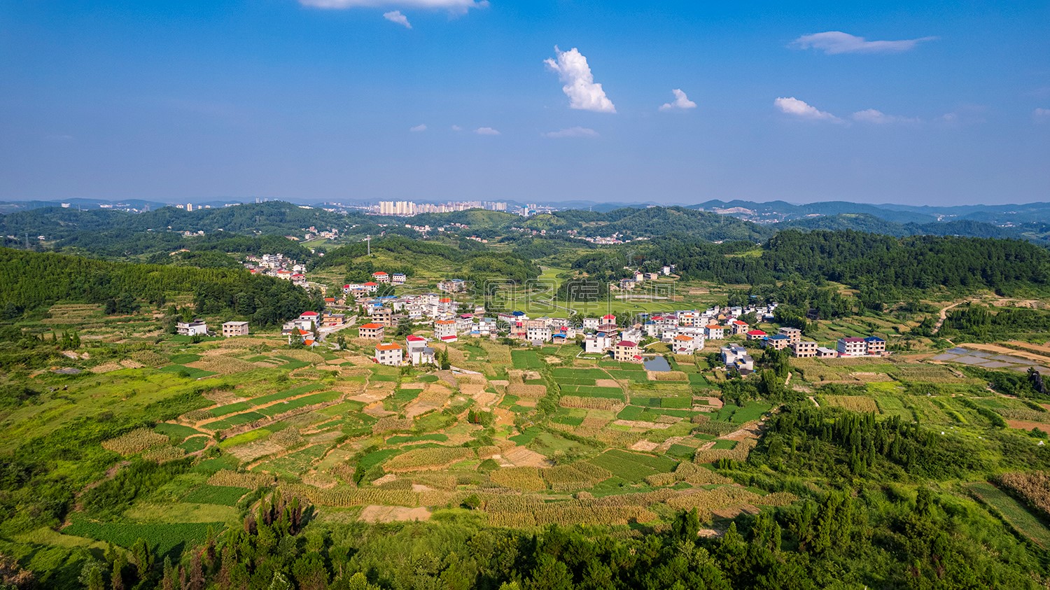 天子山脚下元冲村