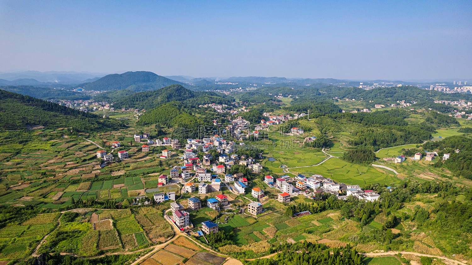 天子山脚下元冲村