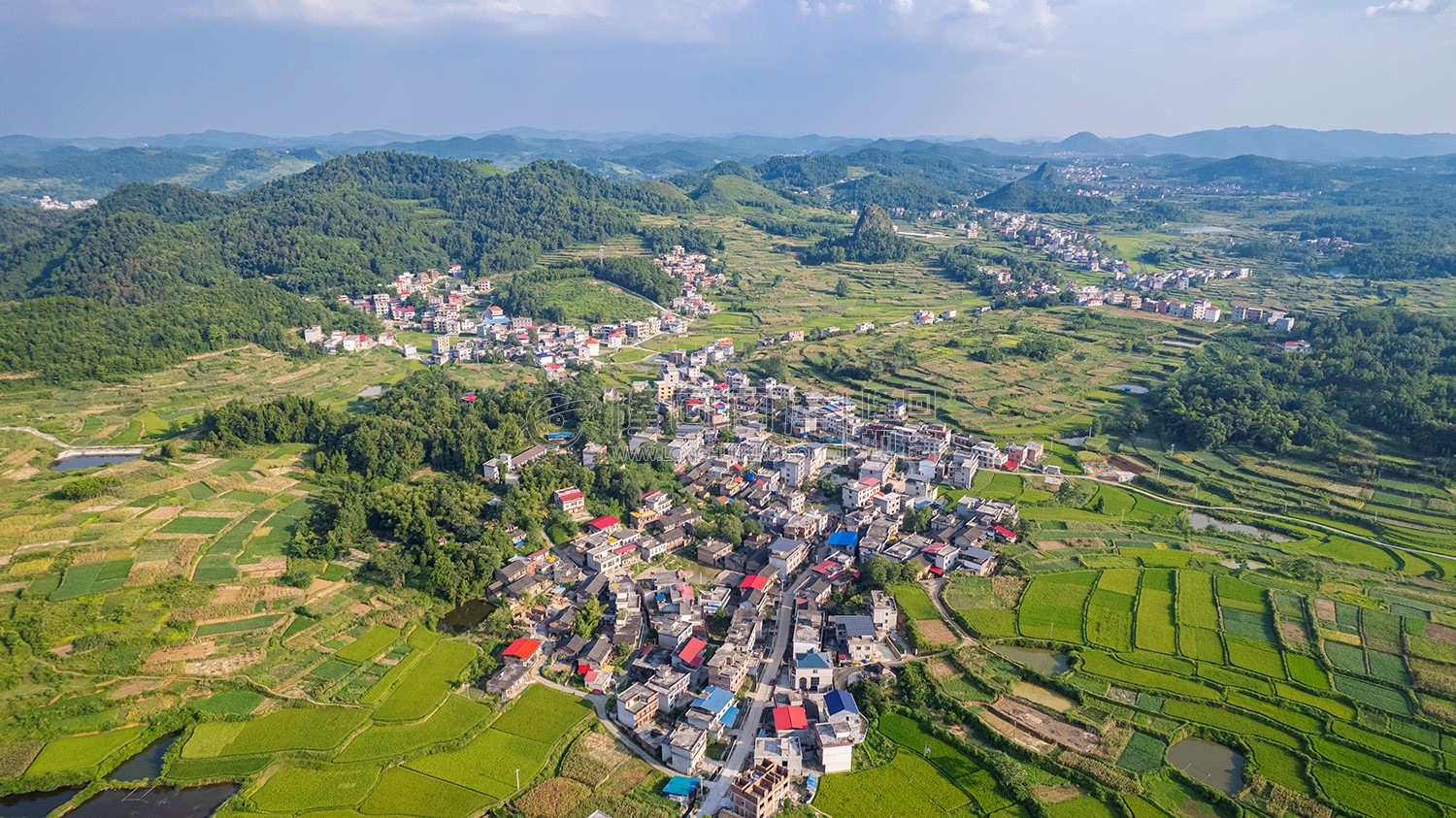 石笋寨村，荷花村桥头村石笋村合并