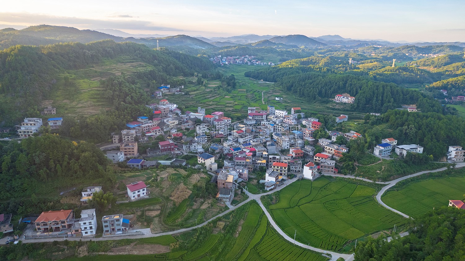 幸福村，葫芦冲村与长水铺村合并
