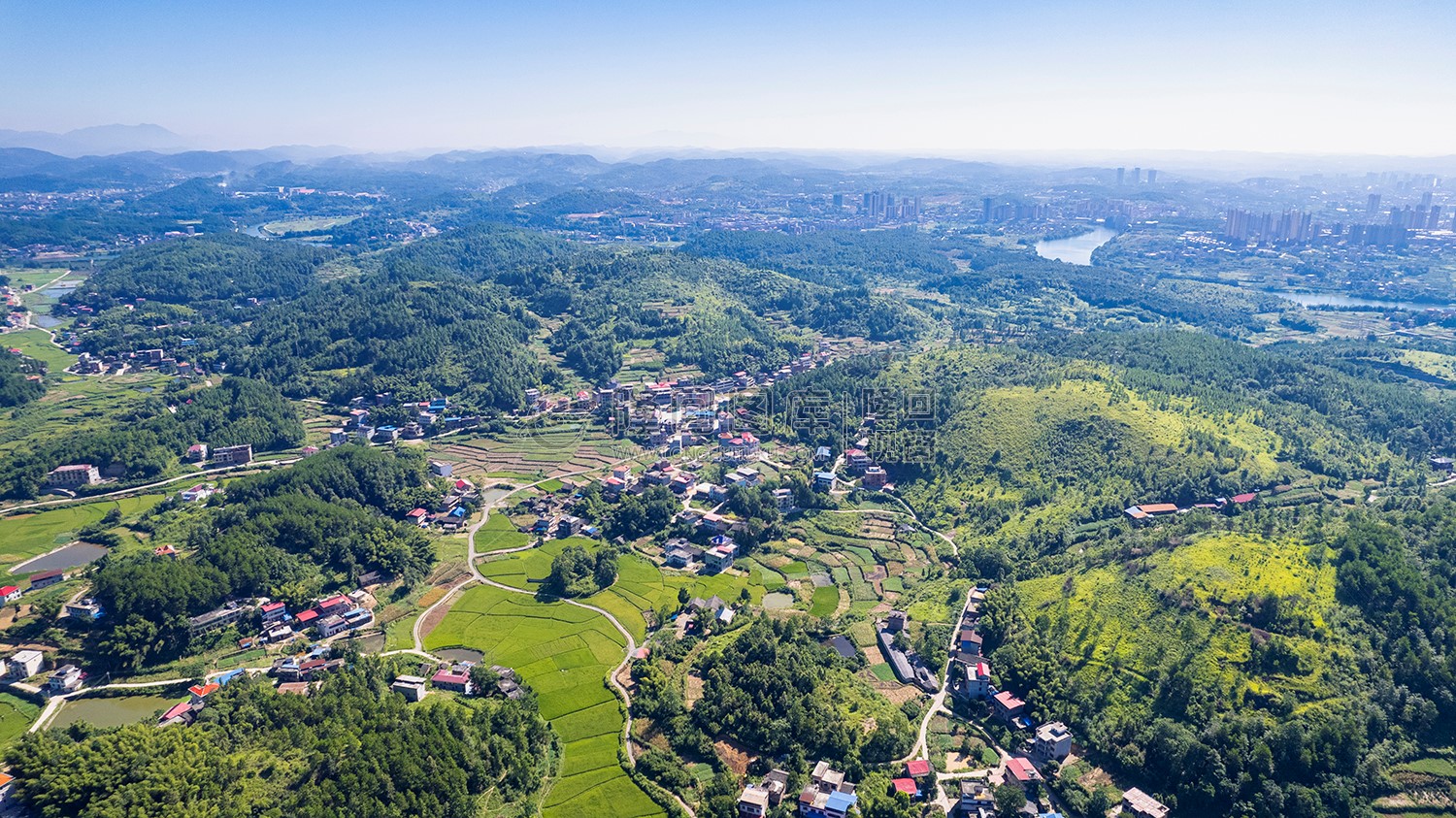 航拍五里村全景