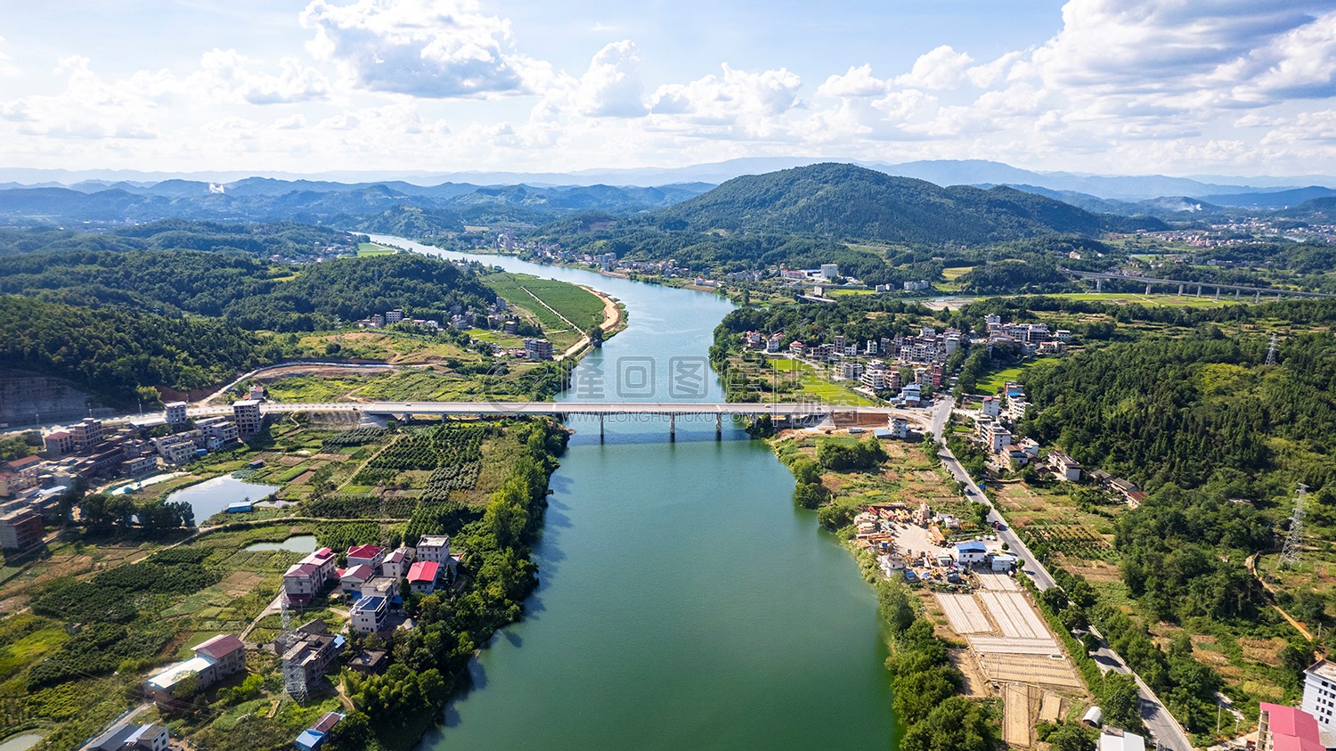 白沙湾大桥看沙坪村