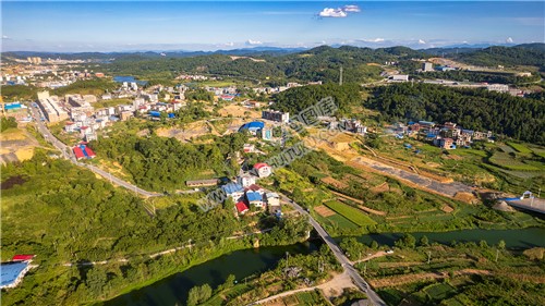 小江村县城方向