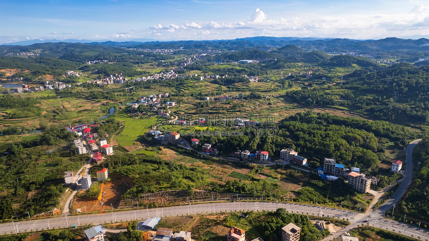 长滩隆武公路与环城西路交接处