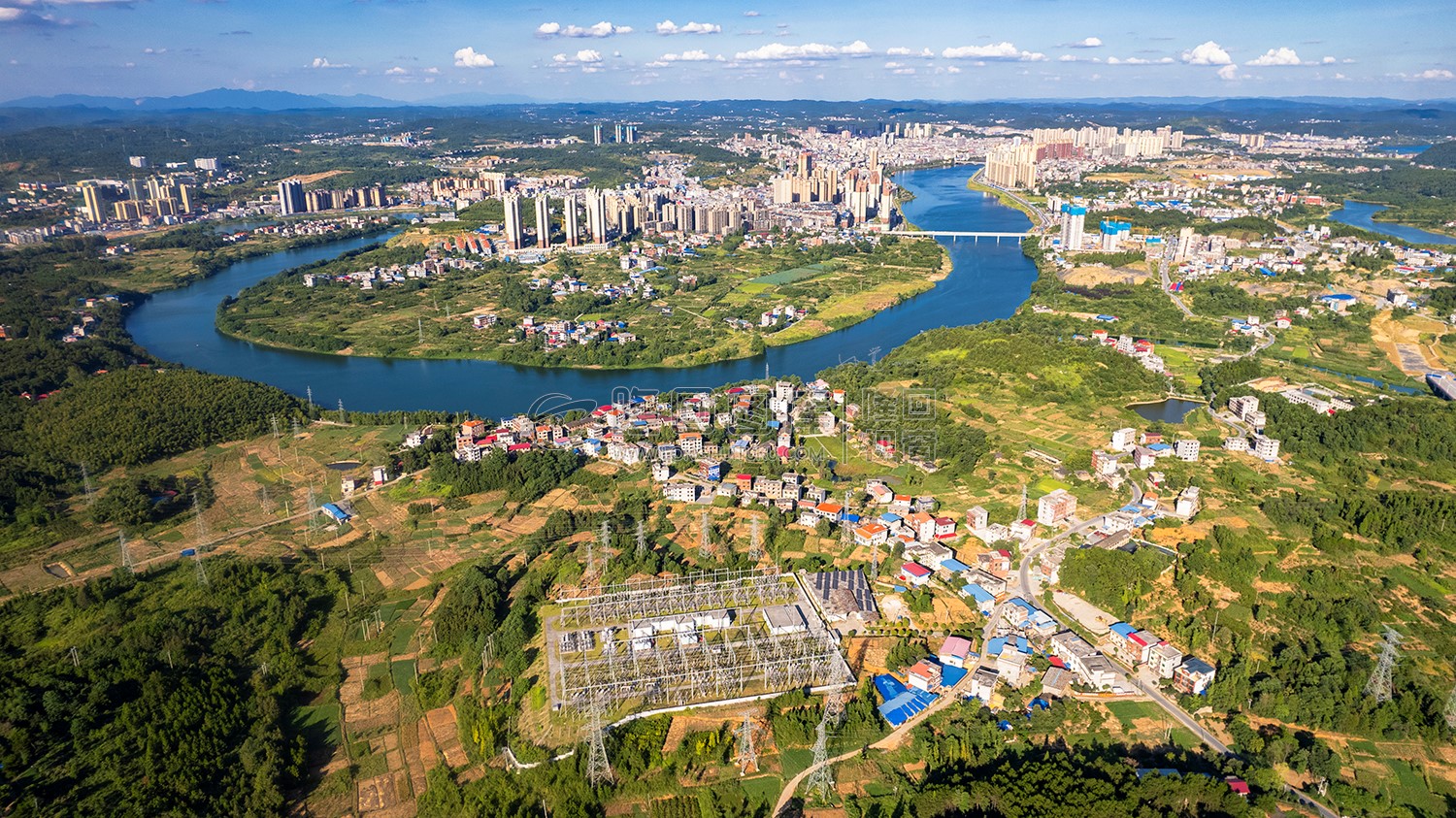 小江村县城方向