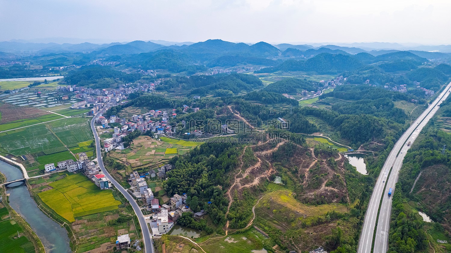 屋主塘枢纽山体处