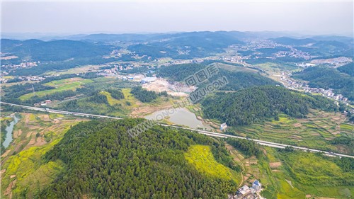 拖里塘石马村方向