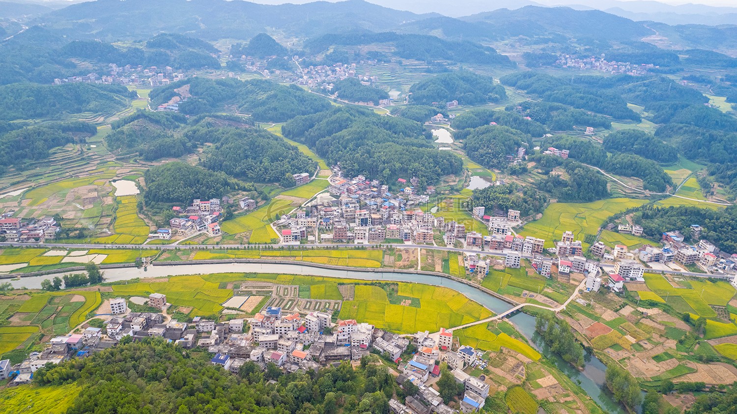 高空航拍优先村