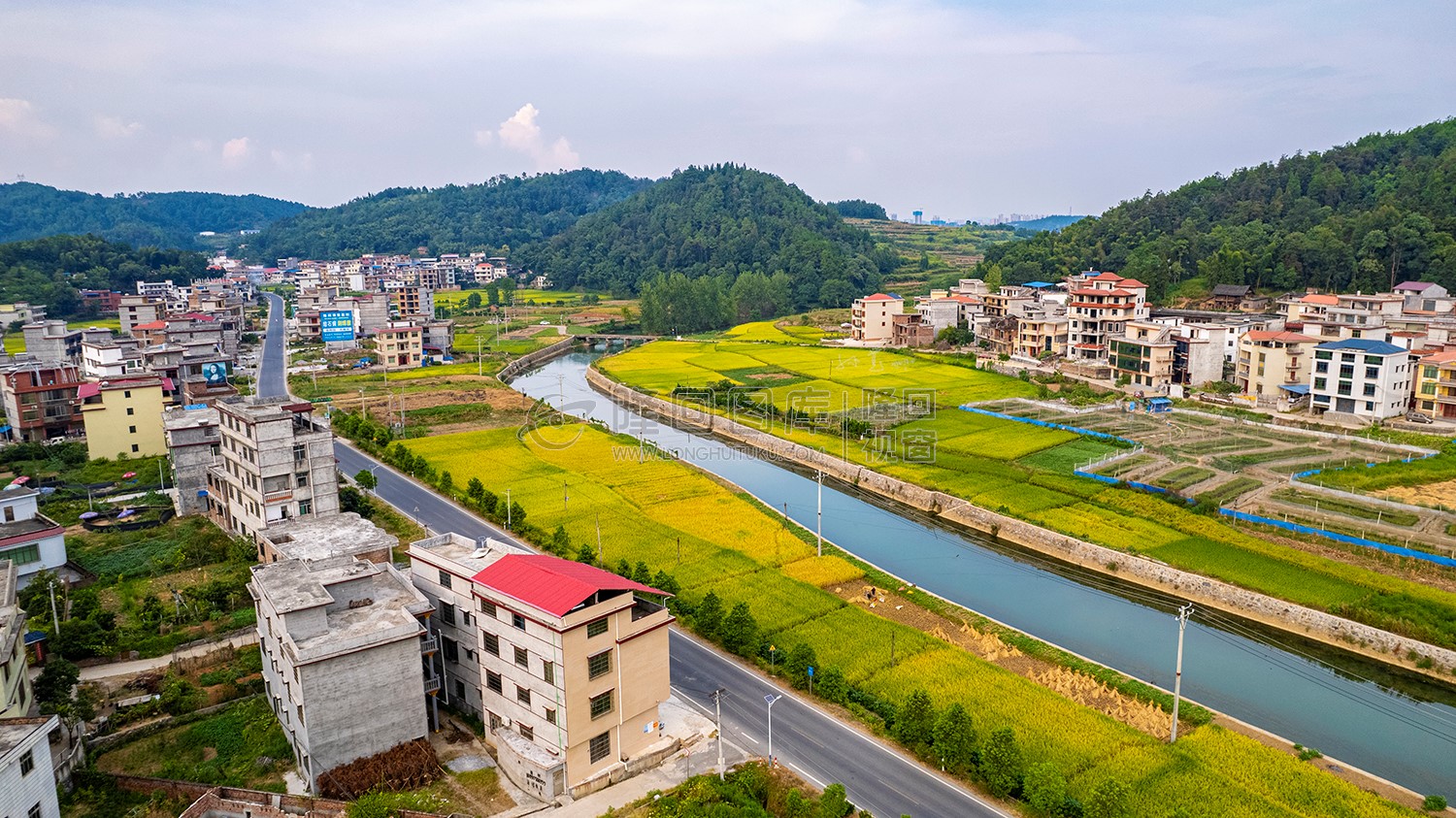 优先村的田园风光