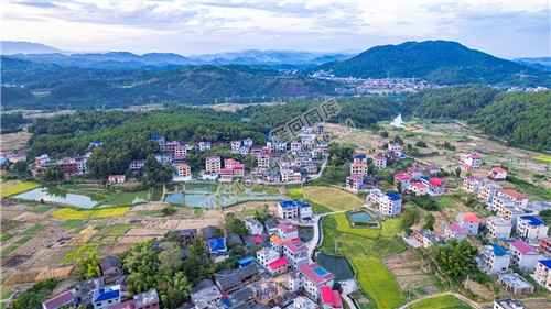 石梁村，梁家村和石塘村合并而成