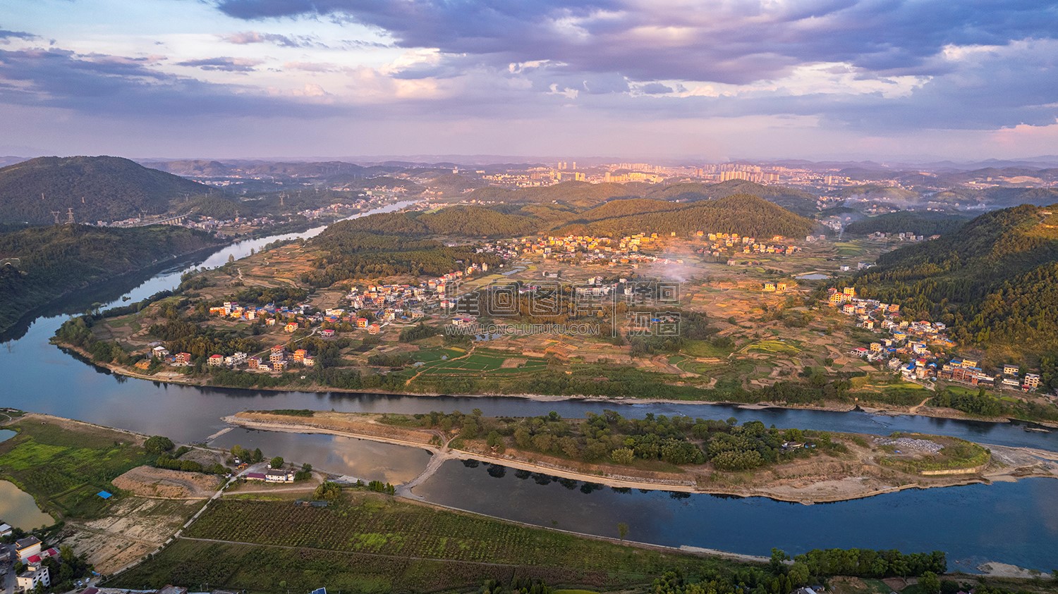 狐狸岛方向看石梁村