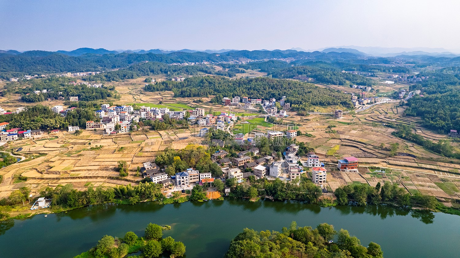 红星村，赧水河畔