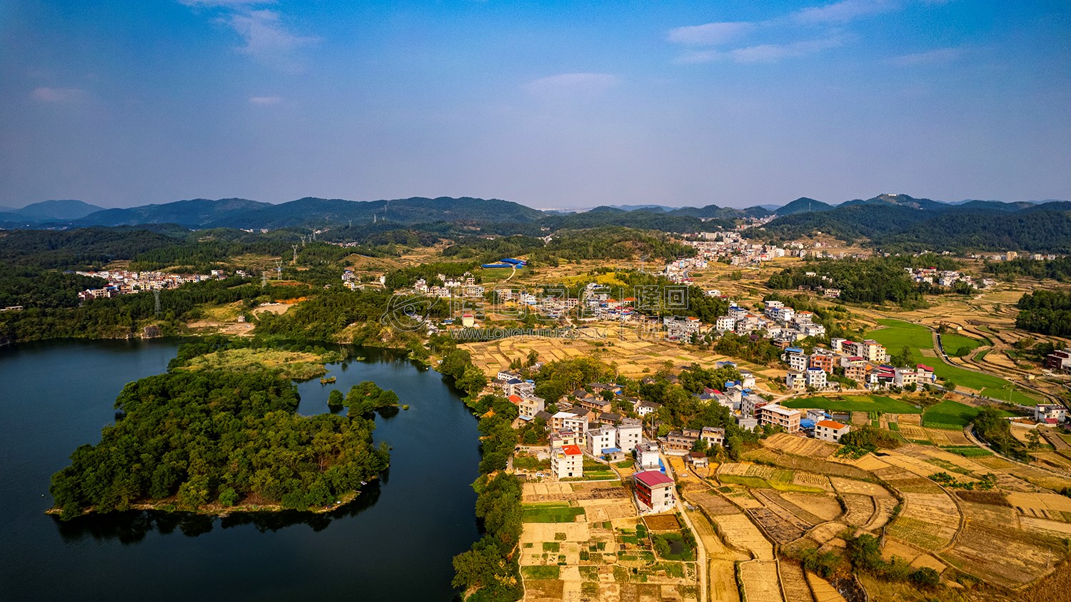 赧水河畔的红星村