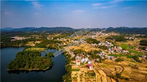 赧水河畔的红星村