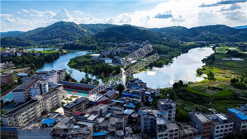 荷香桥镇，辰河水旁