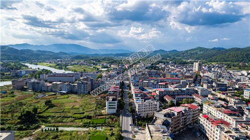 荷香桥镇，辰河水旁