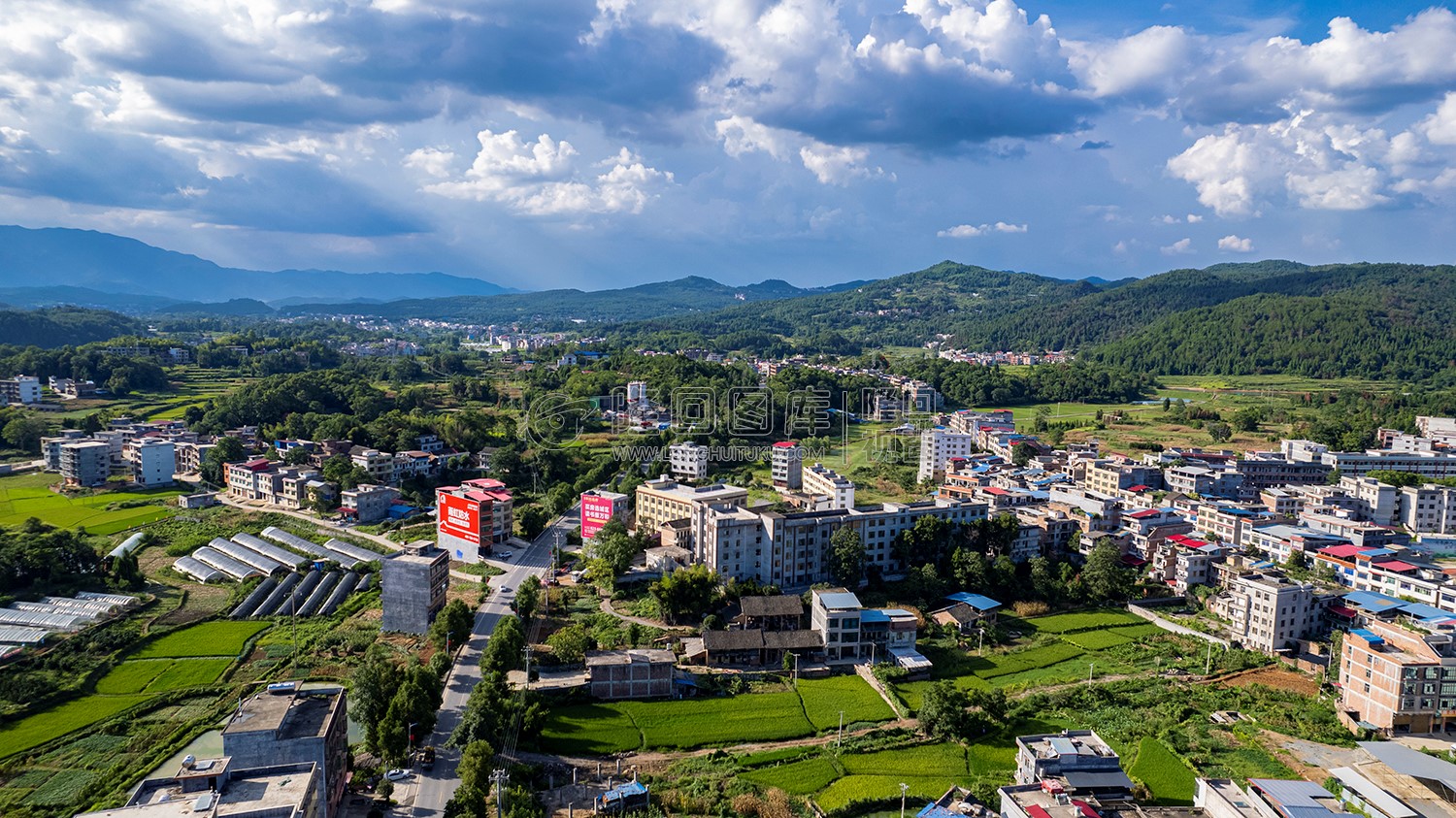 荷香桥镇，辰河水旁