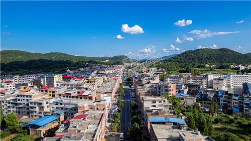 荷香桥镇，辰河水旁