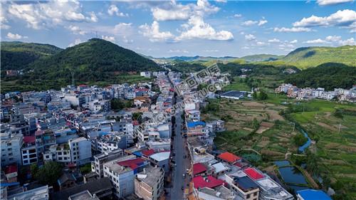 荷香桥镇，辰河水旁