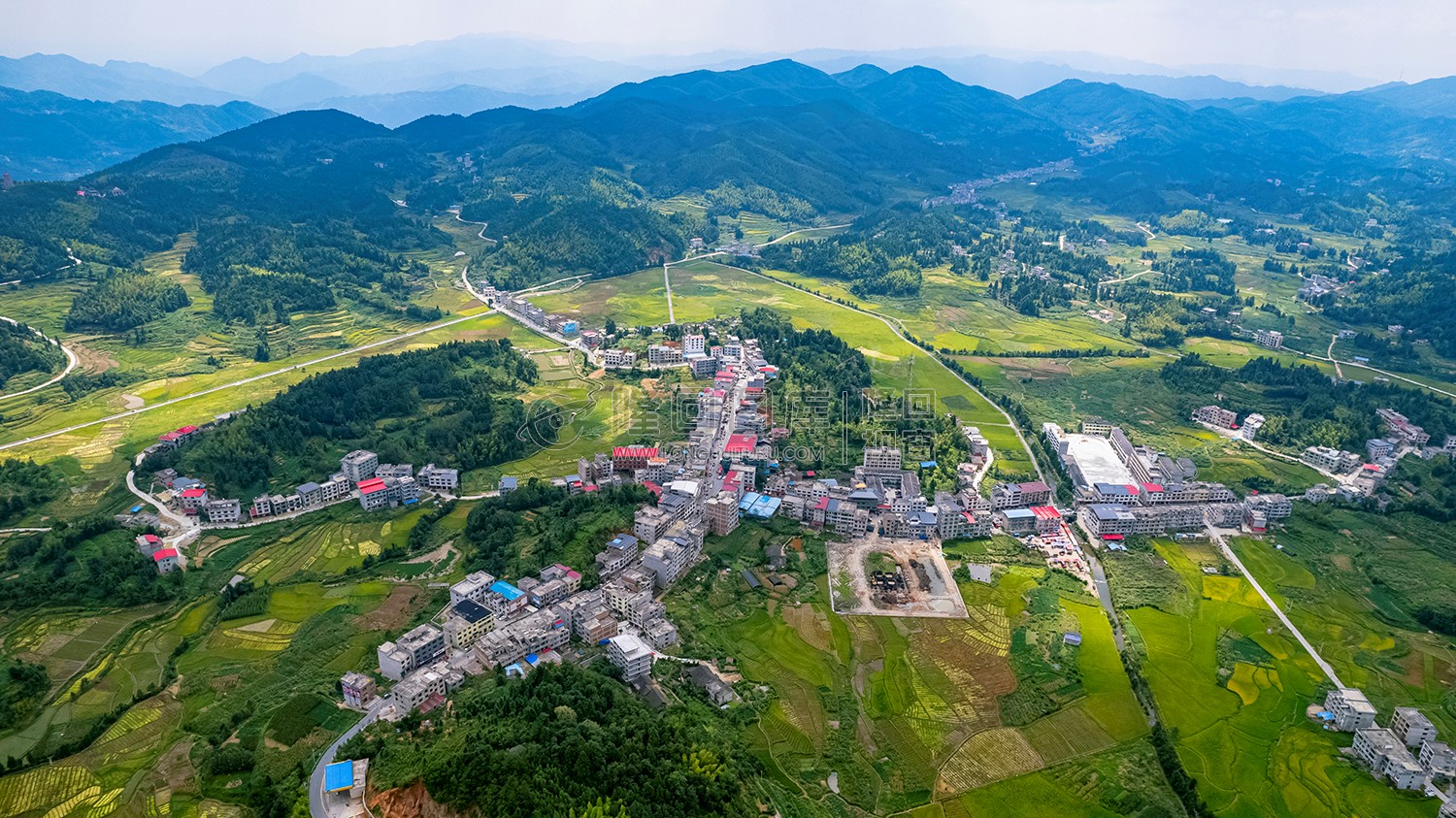 麻塘山城镇乡全景