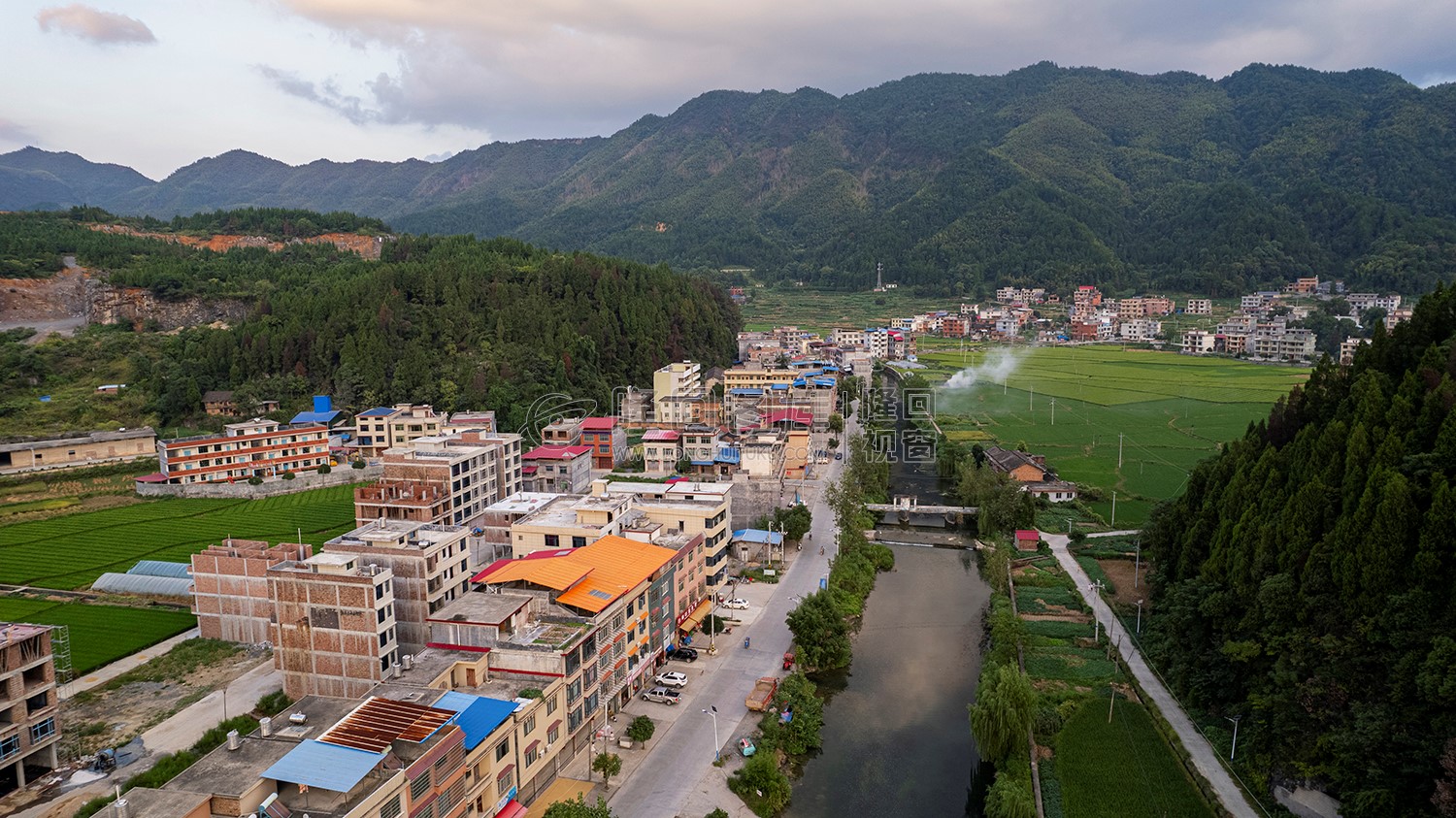 荷田乡村田园风光
