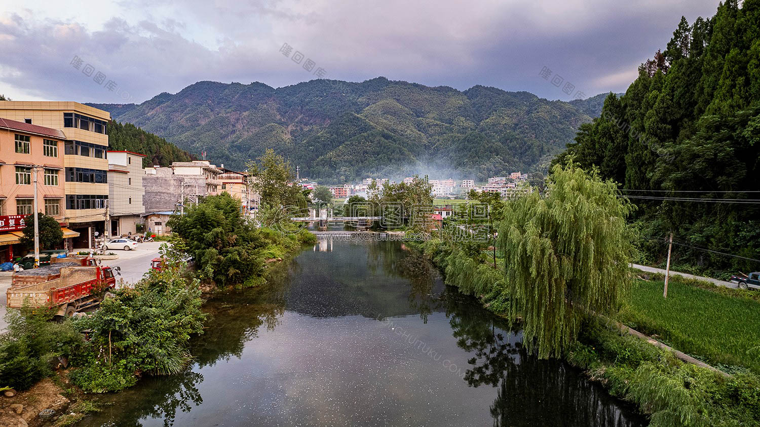 荷田乡村田园风光