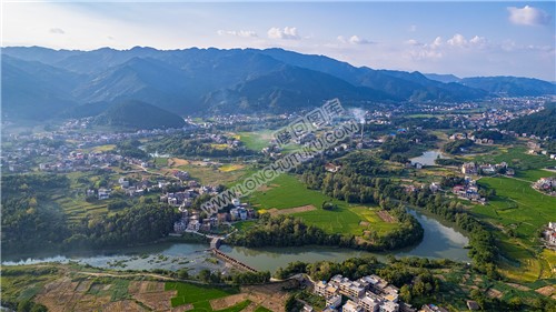 辰河旁的丁山村