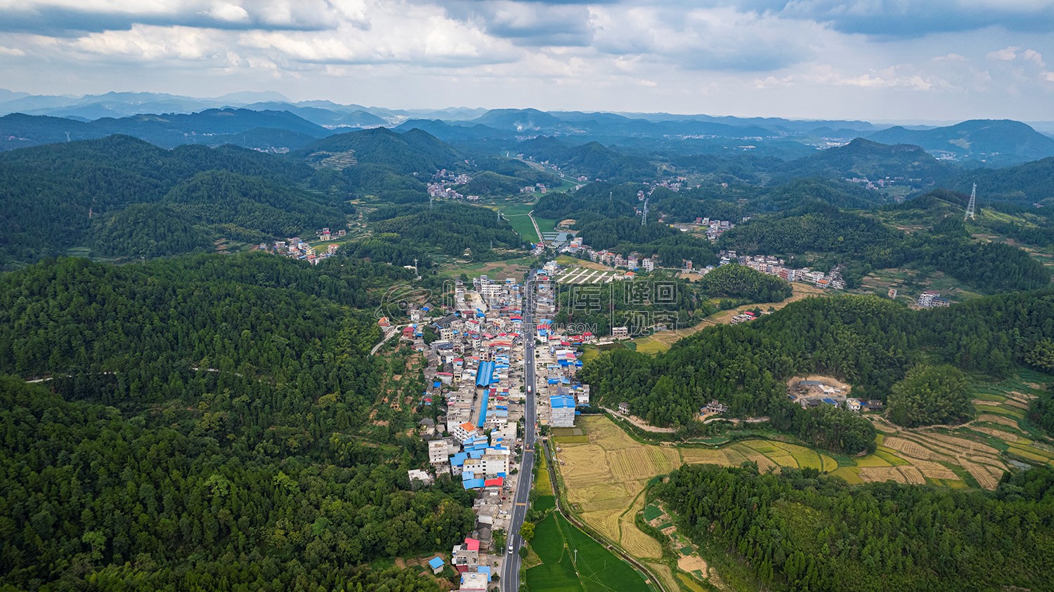 航拍沙子坪村街道