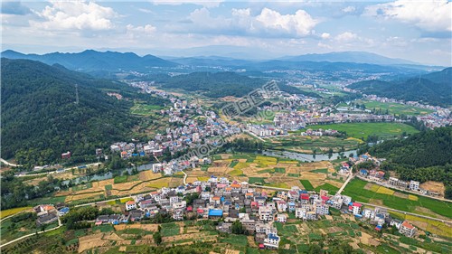 许家村方向看南岳庙镇