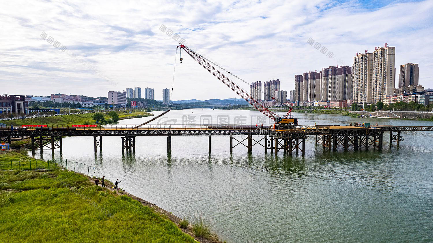 上游的隆回二桥