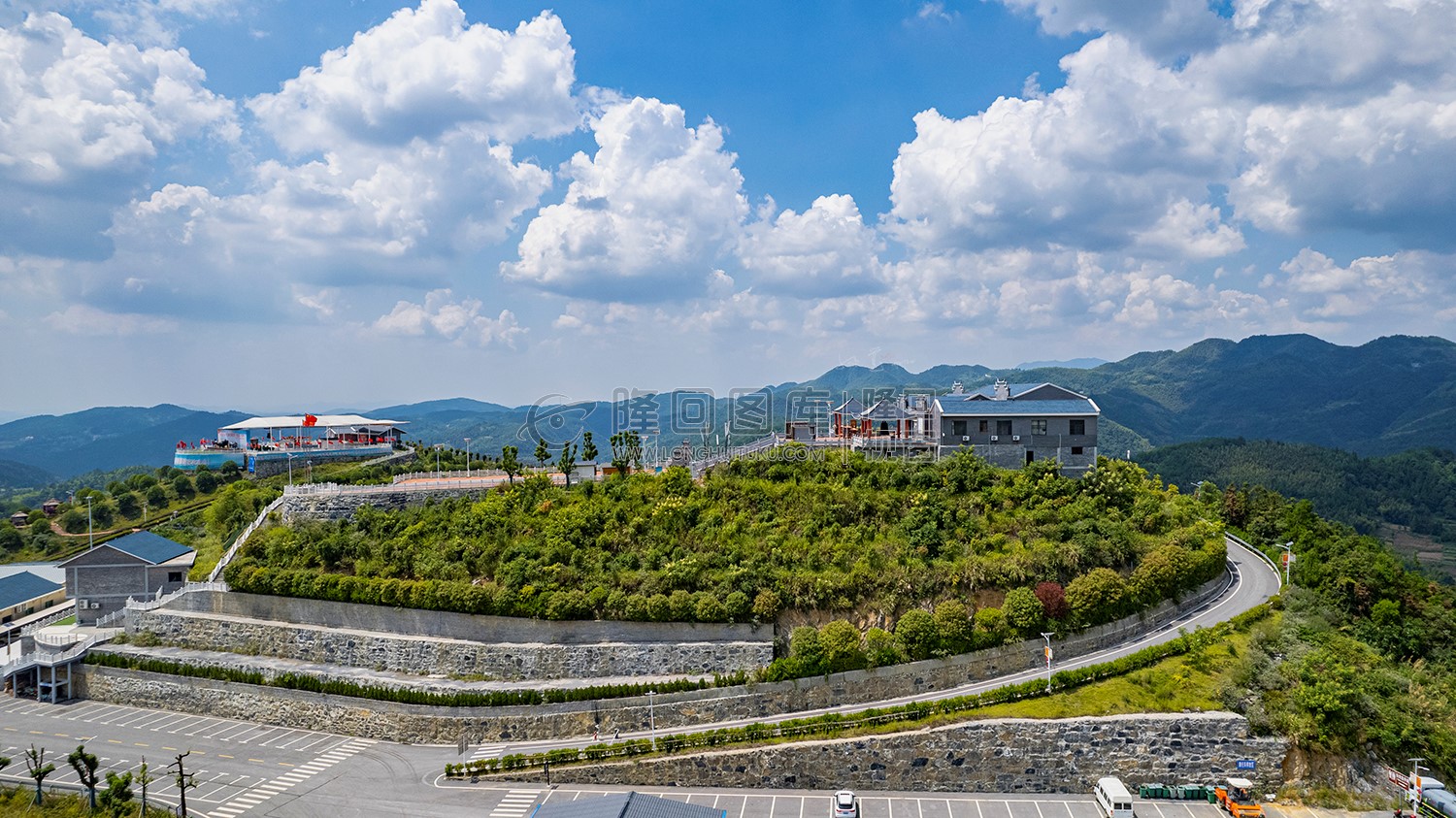 向家村山顶的华严寺