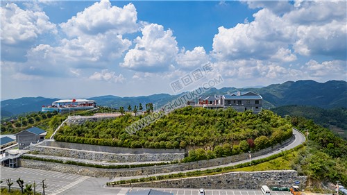 向家村山顶的华严寺