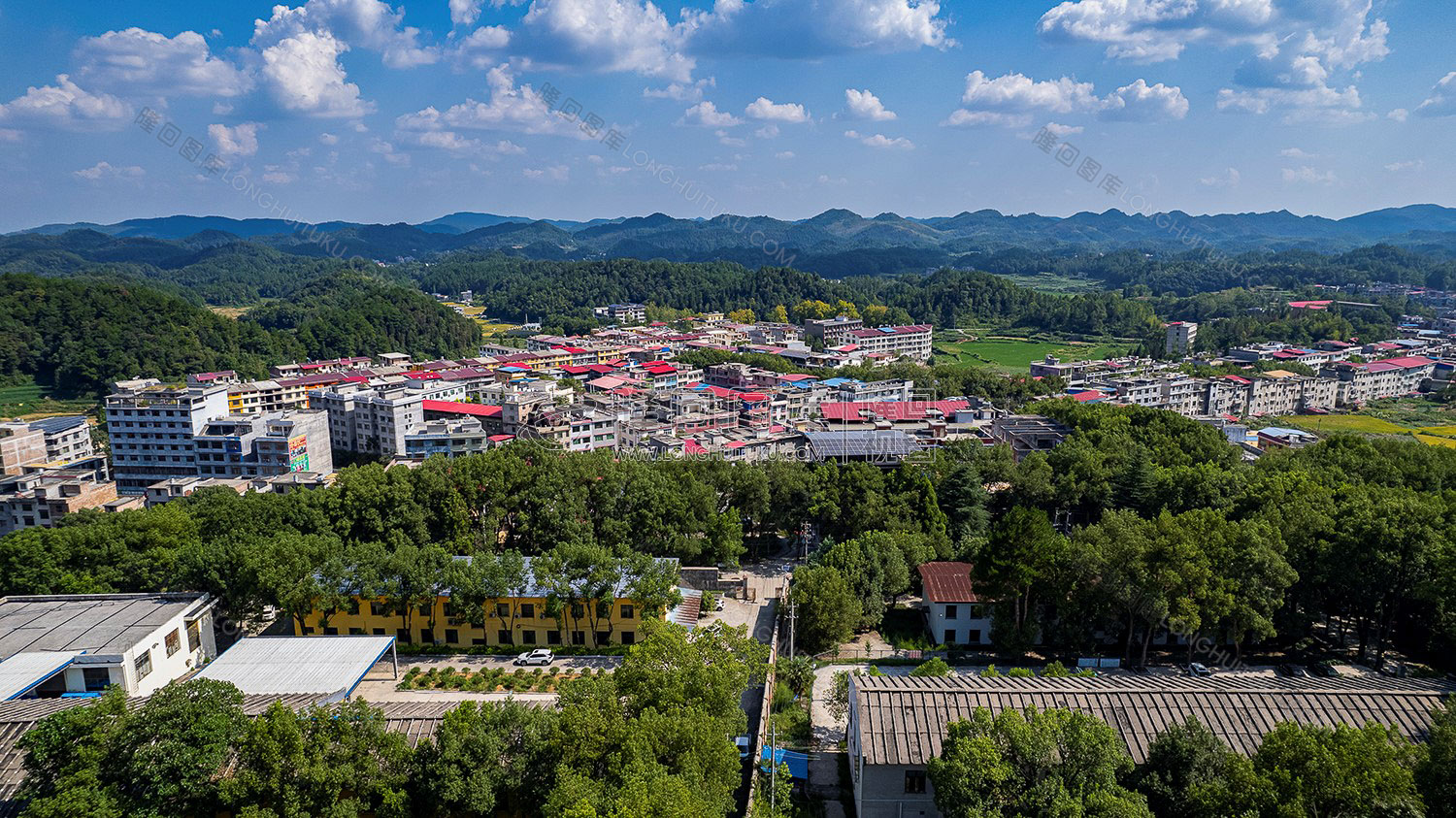 岩口镇政府方向看岩口镇