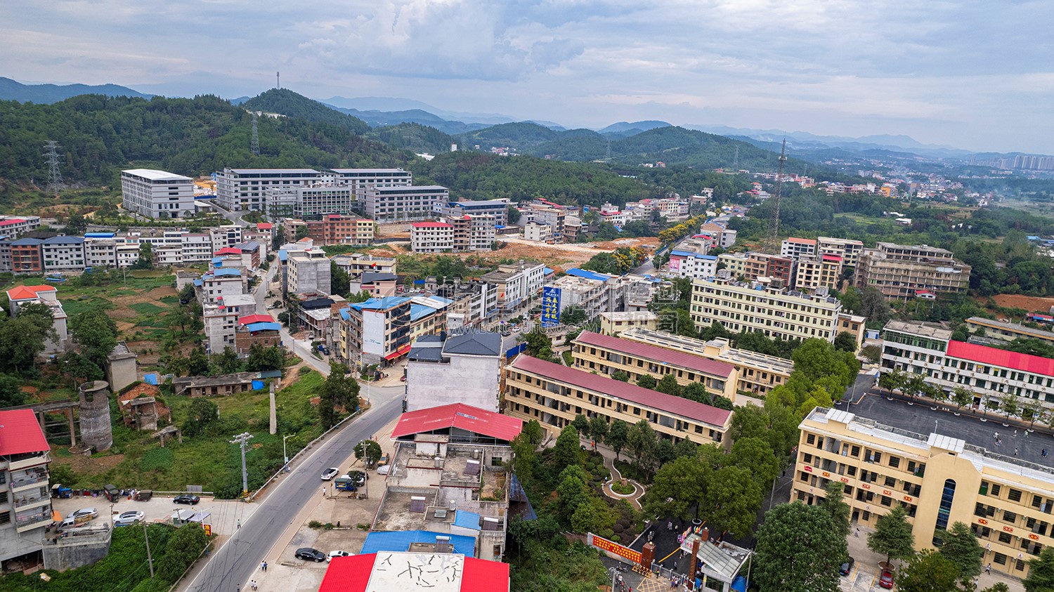 三阁司中学上空