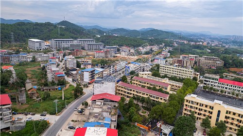 三阁司中学上空