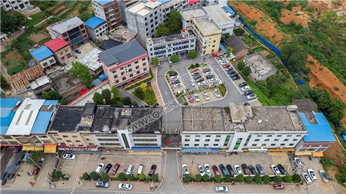 三阁司派出所院内