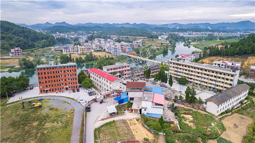 曾家坳中学-辰河旁边