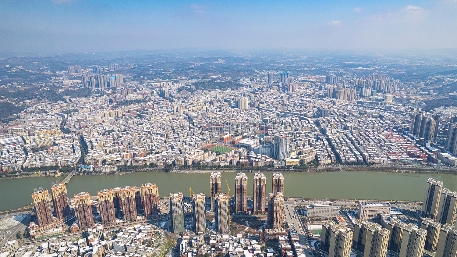 大雪后的隆回县城
