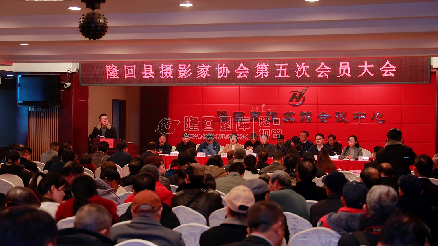 新当选协会主席谢文喜发表讲话