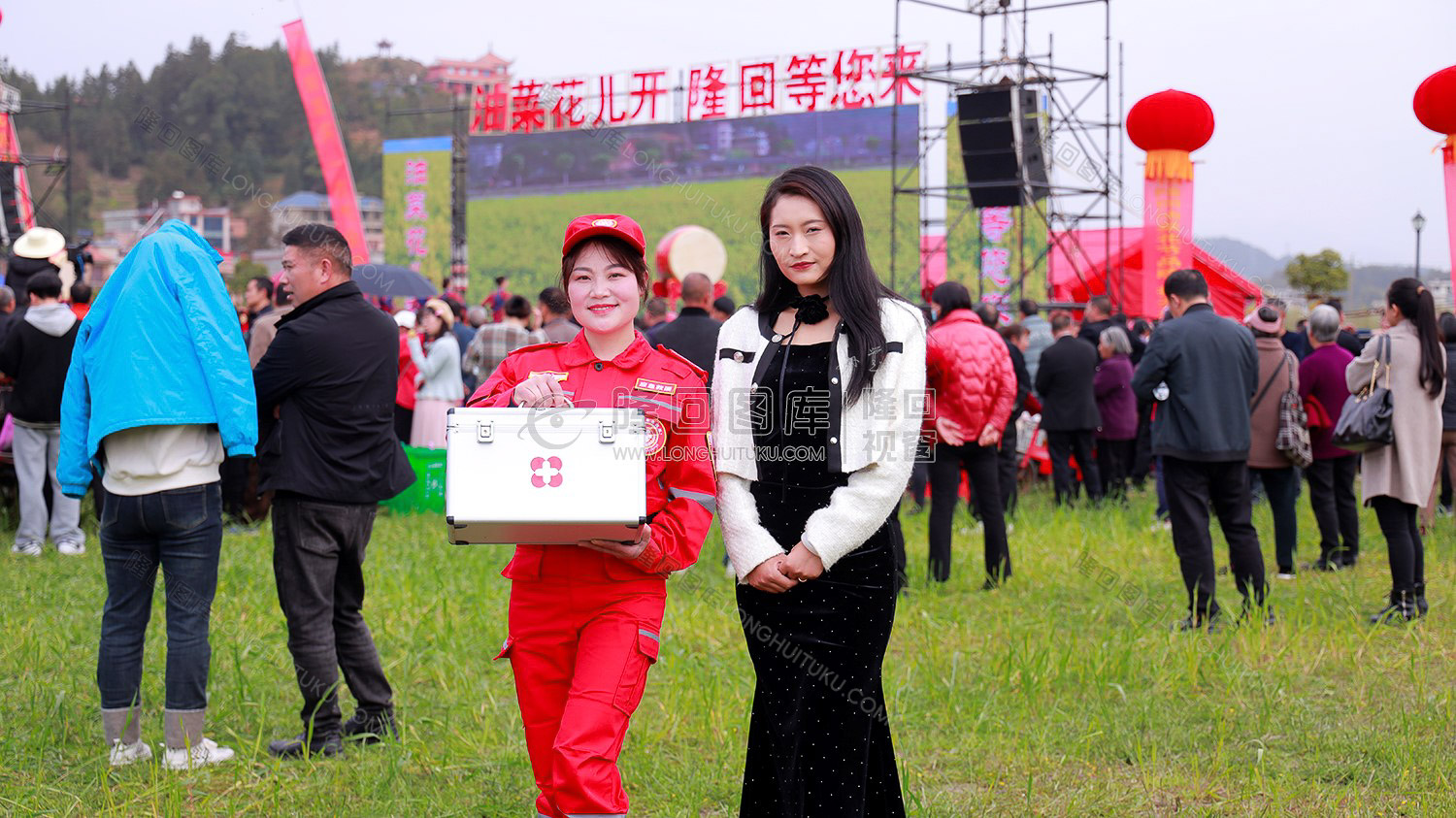 隆回油菜花节工作人员