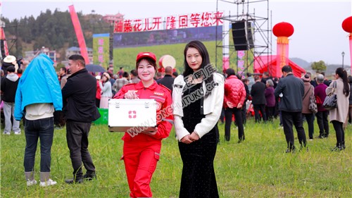 隆回油菜花节工作人员