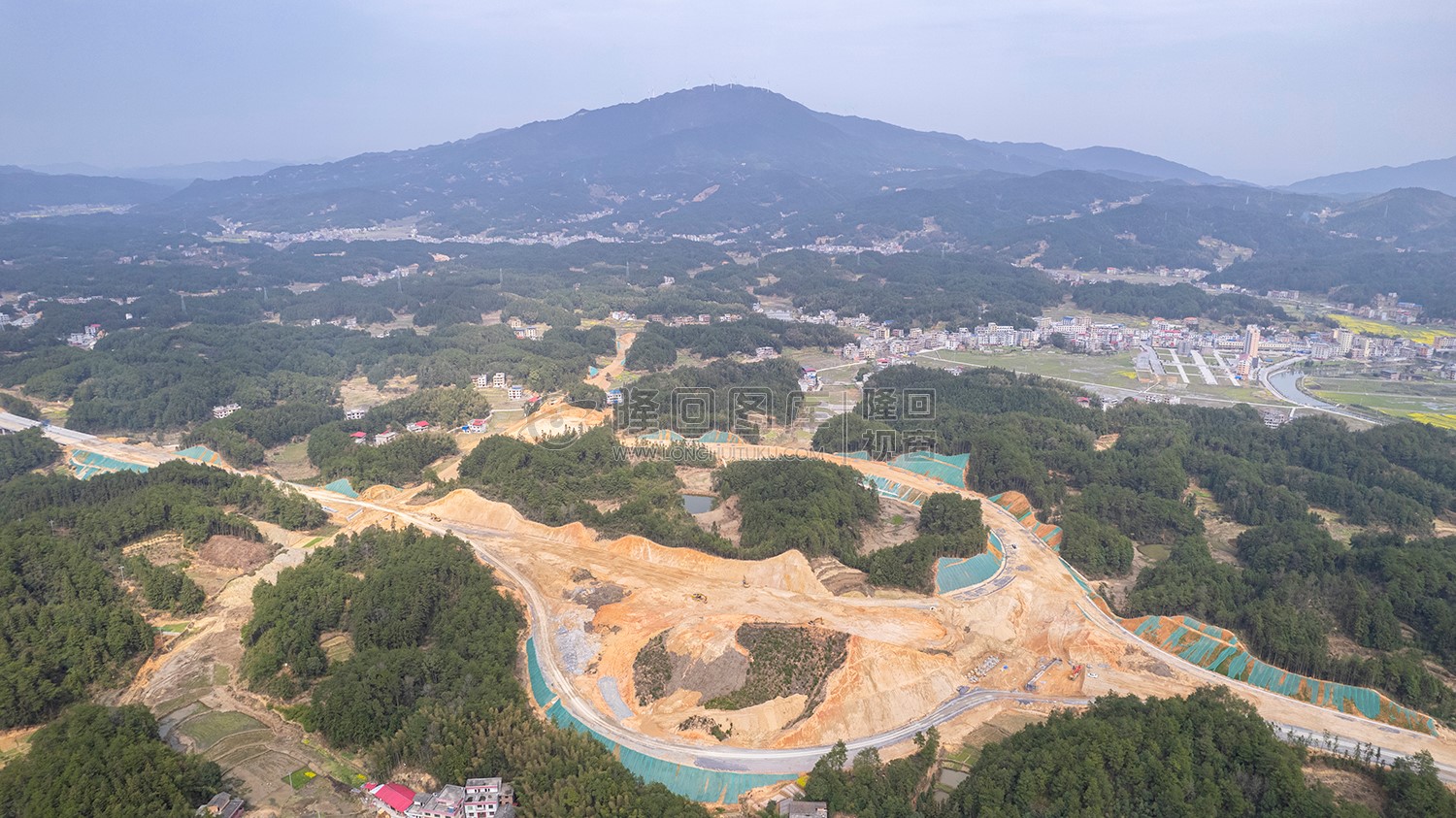 新新高速羊古坳互通出口